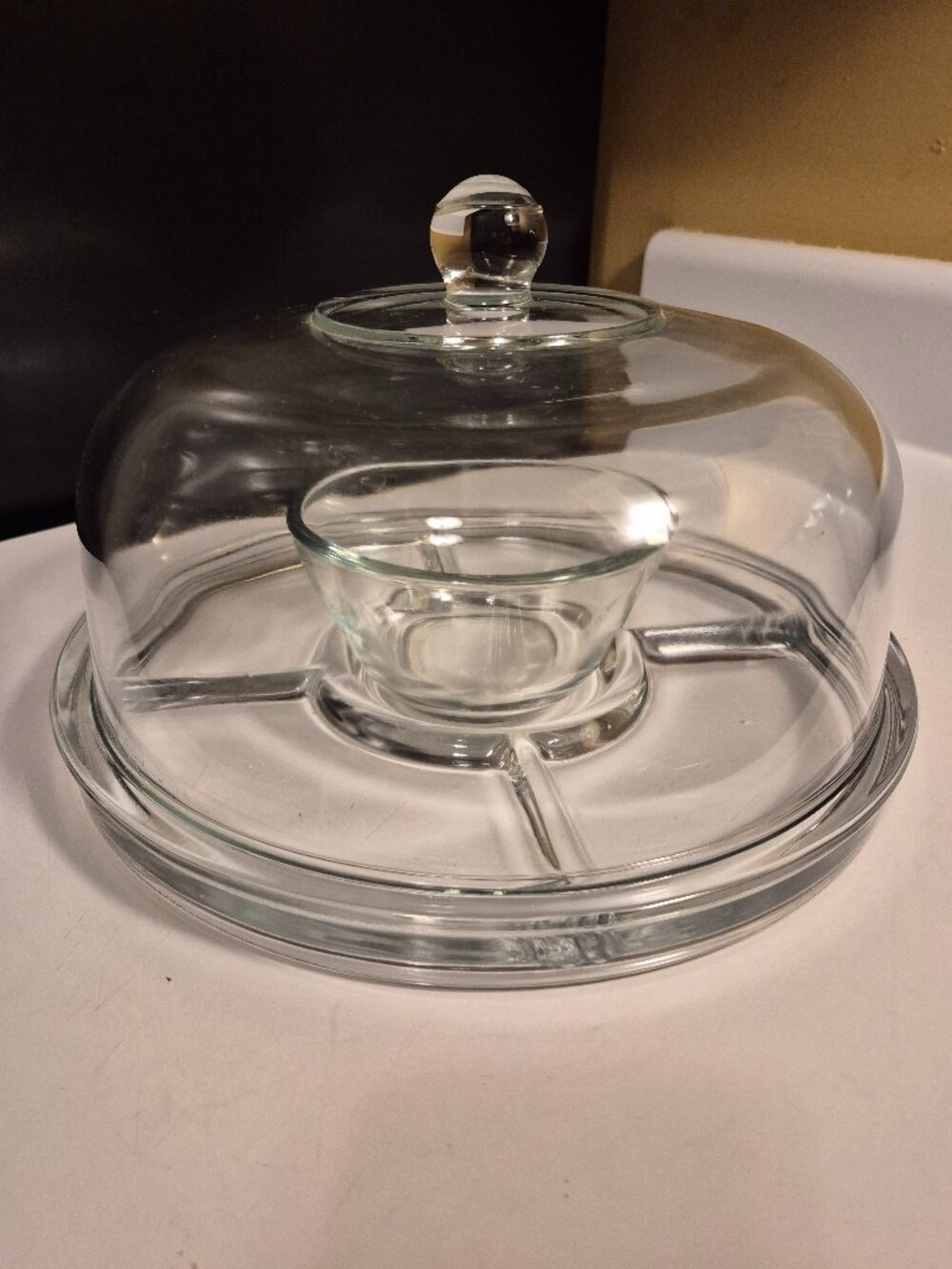 VERSATILE GLASS SERVER CAN FUNCTION AS A CAKE STAND PUNCH BOWL